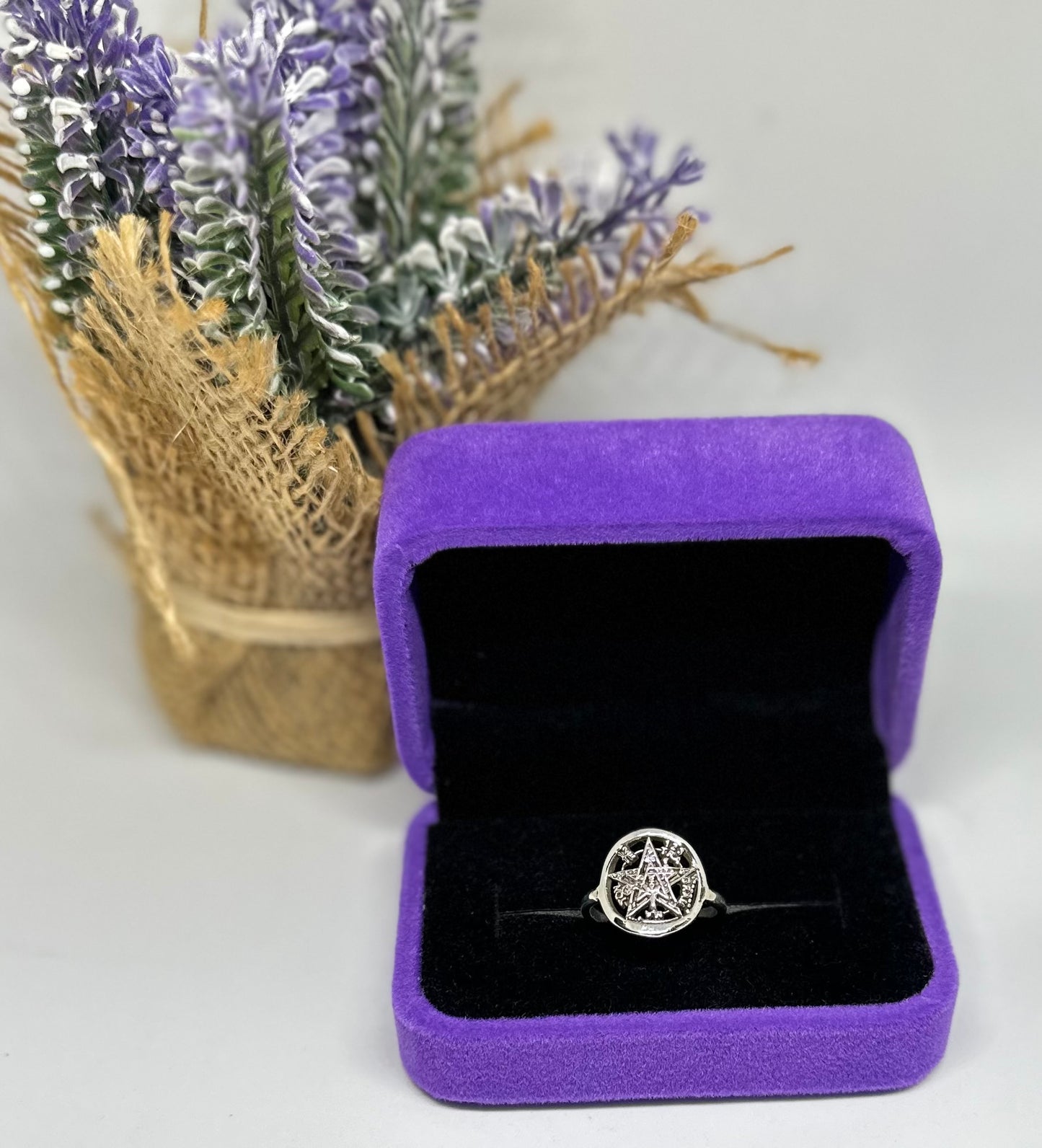 Anillo Tetragrámatón